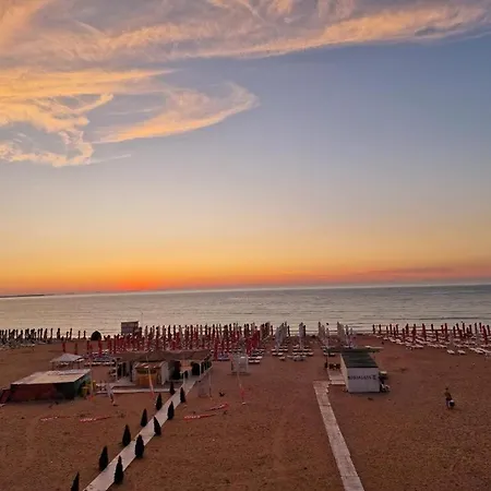 Vila Miraky Pe Plaja Belona ゲストハウス