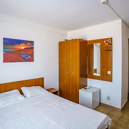 ゲストハウス Vila Miraky Pe Plaja Belona